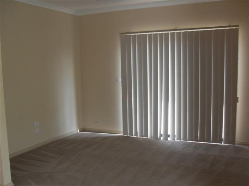 130 Malcolm Creek Parade, Craigieburn VIC 3064