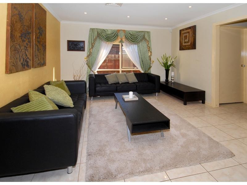 43 Rokeby Crescent, Craigieburn VIC 3064