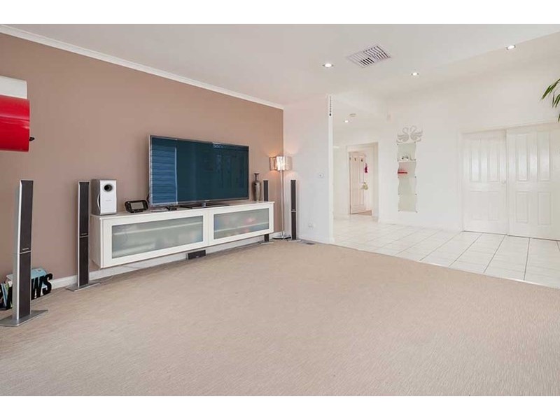 18 Grange Rise, Craigieburn VIC 3064