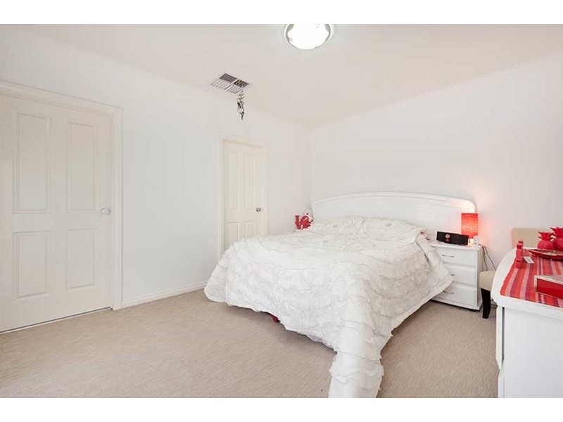 18 Grange Rise, Craigieburn VIC 3064