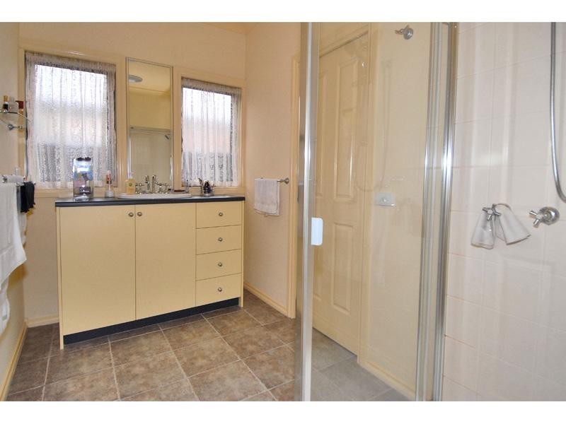 7 Gainsborough Drive, Craigieburn VIC 3064