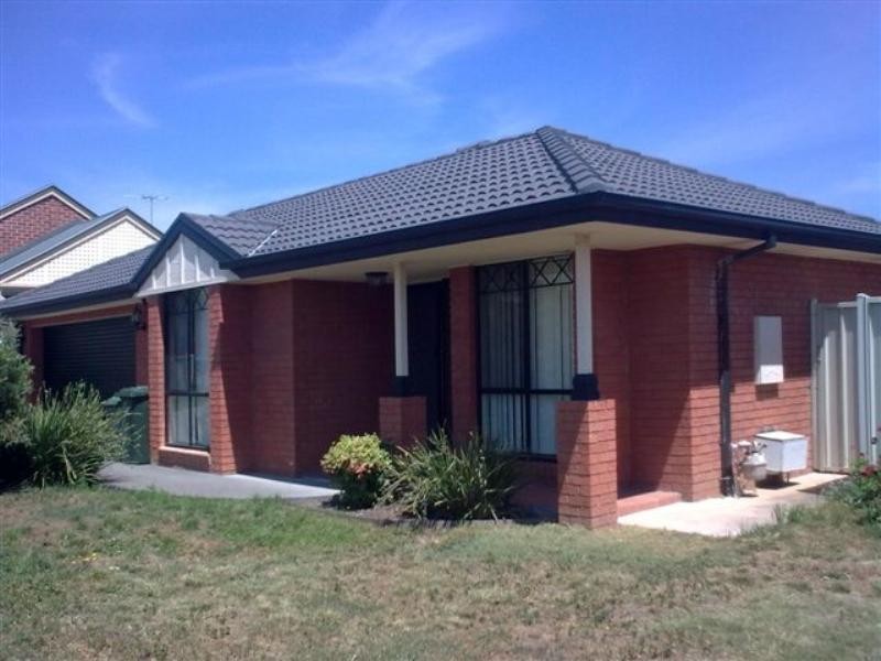 11 Parkstone View, Craigieburn VIC 3064