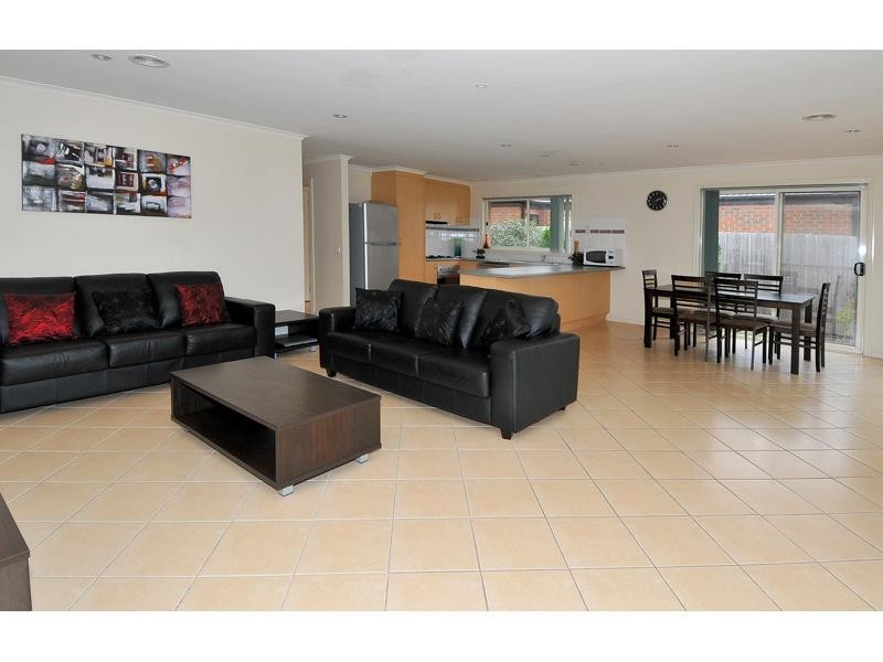 10 Crouch Court, Roxburgh Park VIC 3064