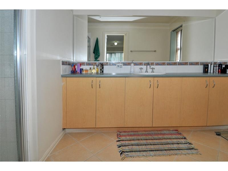10 Crouch Court, Roxburgh Park VIC 3064