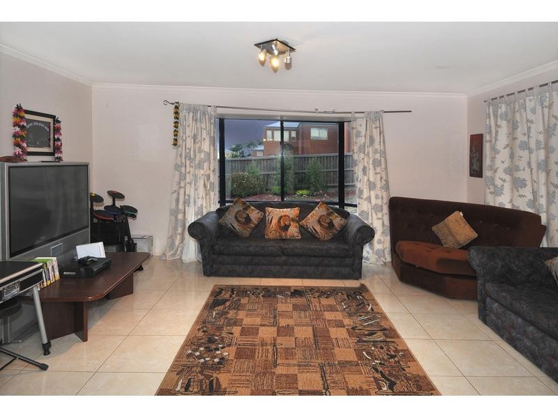 18 Eagleview Way, Craigieburn VIC 3064