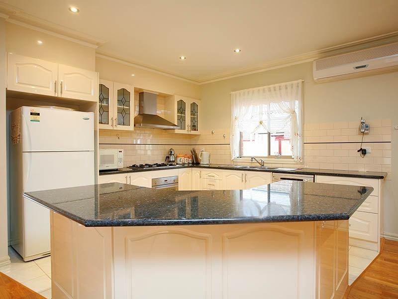 79 Lockwood Drive, Roxburgh Park VIC 3064