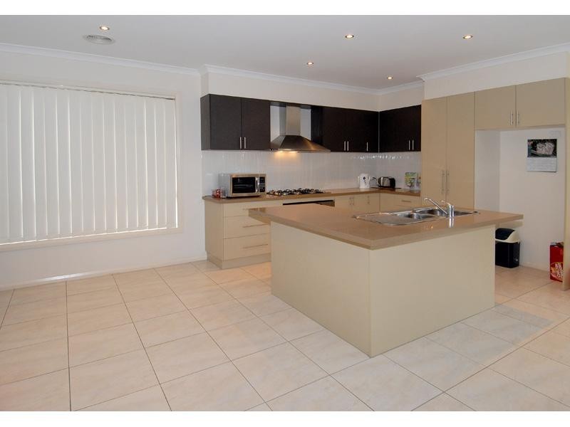 5 Perth Street, Craigieburn VIC 3064