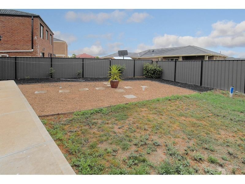 5 Perth Street, Craigieburn VIC 3064