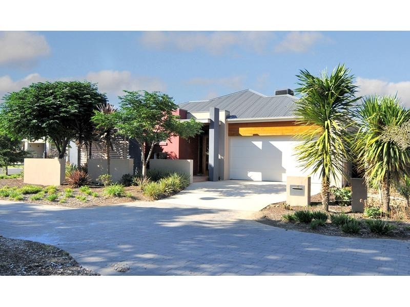 8 Harrington Avenue, Craigieburn VIC 3064