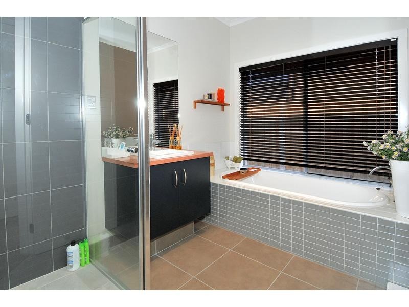 8 Harrington Avenue, Craigieburn VIC 3064