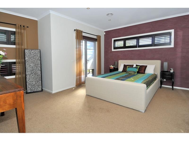 8 Harrington Avenue, Craigieburn VIC 3064