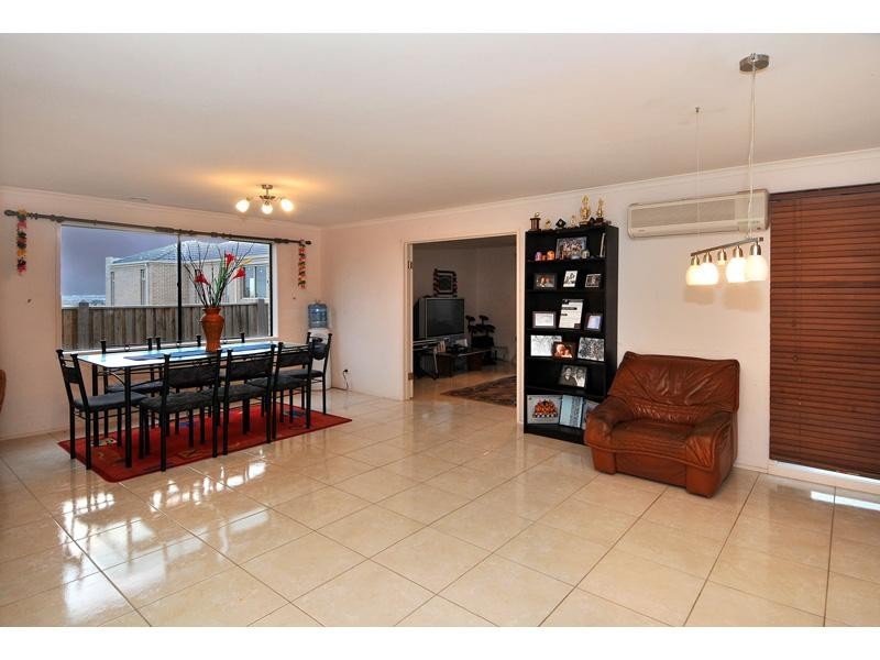 18 Eagleview Way, Craigieburn VIC 3064