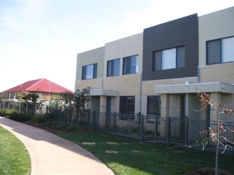 2/5-9 Classic Place, Craigieburn VIC 3064