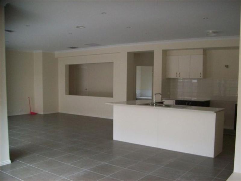 6 Meadow Street, Craigieburn VIC 3064