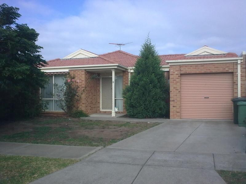 11 Havilland Drive, Roxburgh Park VIC 3064