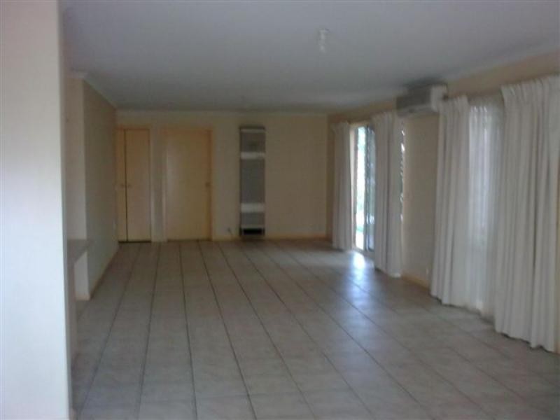 11 Havilland Drive, Roxburgh Park VIC 3064