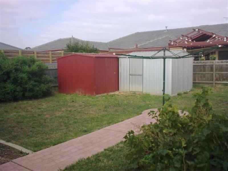 11 Havilland Drive, Roxburgh Park VIC 3064