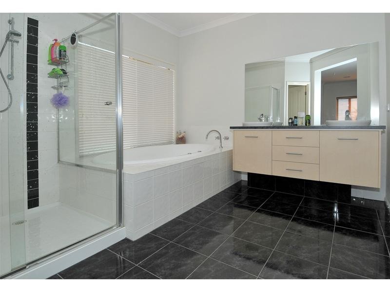 85 Golfview Drive, Craigieburn VIC 3064