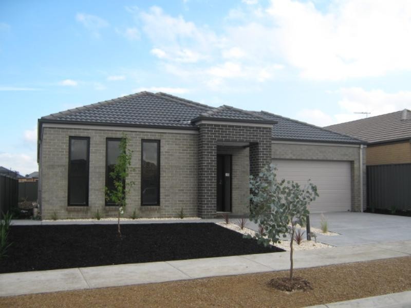 54 Centennial Park Drive, Craigieburn VIC 3064