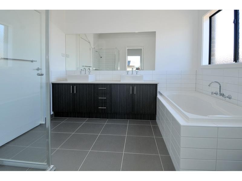 54 Centennial Park Drive, Craigieburn VIC 3064