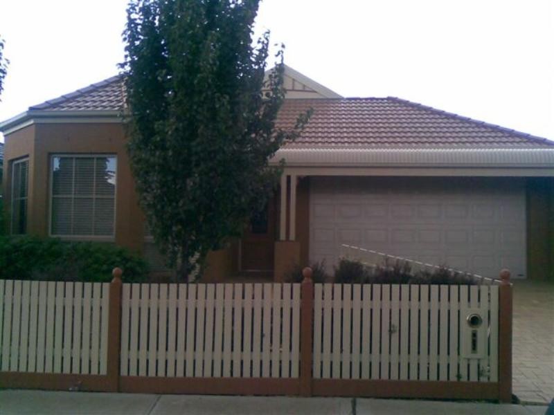 33 Princes Circuit, Craigieburn VIC 3064