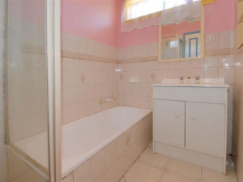 18 Mortlake Avenue, Dallas VIC 3047