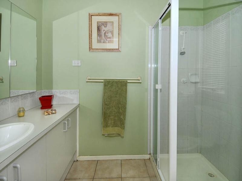20 Yarcombe Crescent, Craigieburn VIC 3064