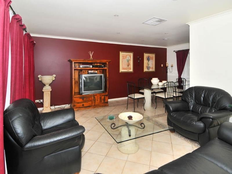 20 Yarcombe Crescent, Craigieburn VIC 3064
