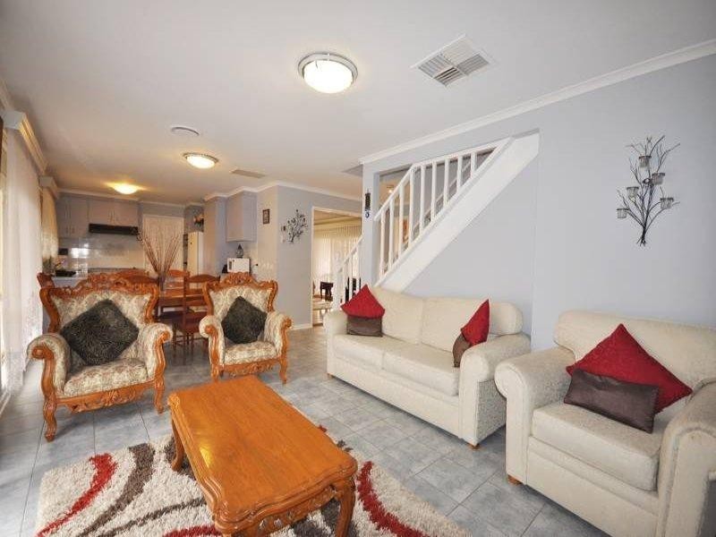 24 Rearden Crescent, Roxburgh Park VIC 3064