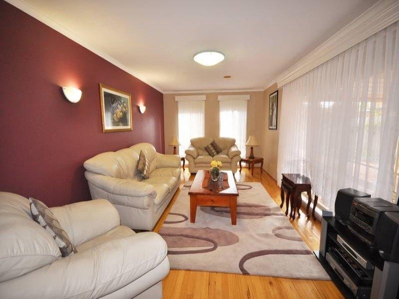 24 Rearden Crescent, Roxburgh Park VIC 3064
