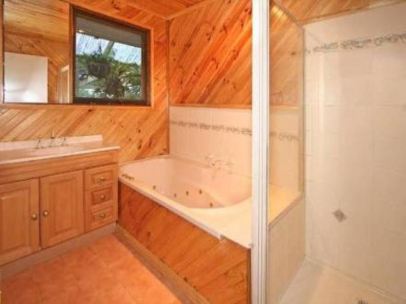 8 Langdon Crescent, Craigieburn VIC 3064