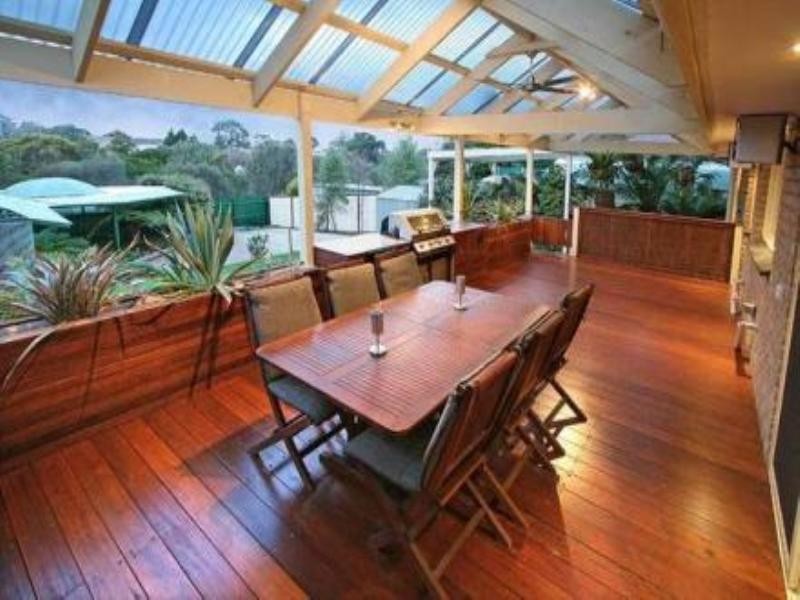 8 Langdon Crescent, Craigieburn VIC 3064