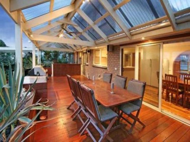 8 Langdon Crescent, Craigieburn VIC 3064