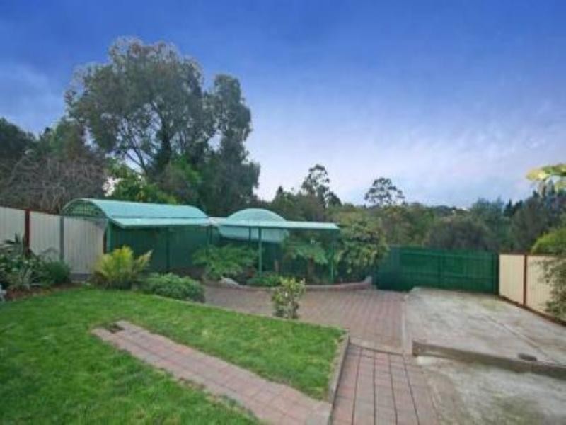 8 Langdon Crescent, Craigieburn VIC 3064