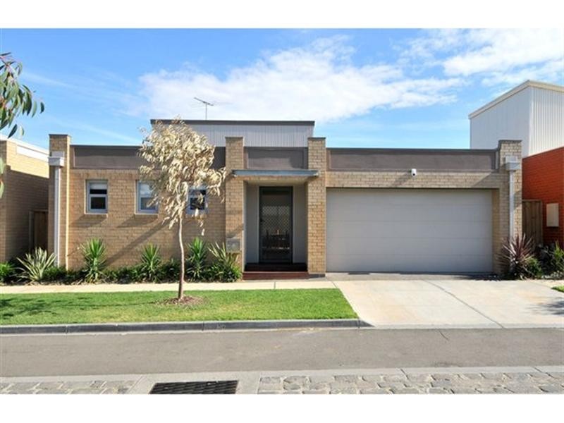 6 Thirlestane Place, Craigieburn VIC 3064