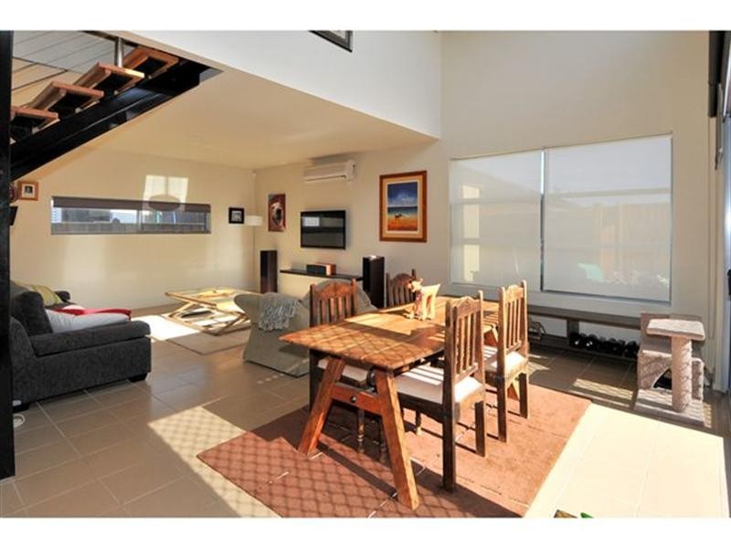 6 Thirlestane Place, Craigieburn VIC 3064