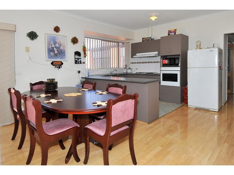 40 Malcolm Creek Parade, Craigieburn VIC 3064