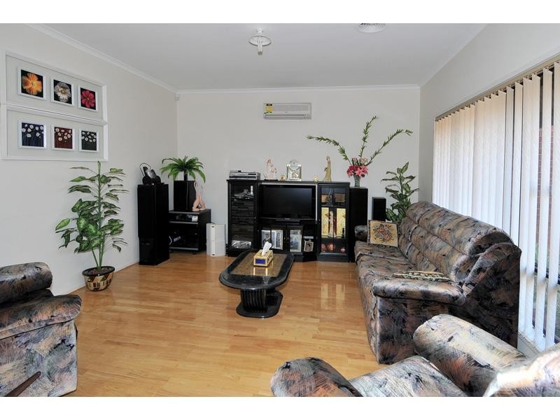 40 Malcolm Creek Parade, Craigieburn VIC 3064