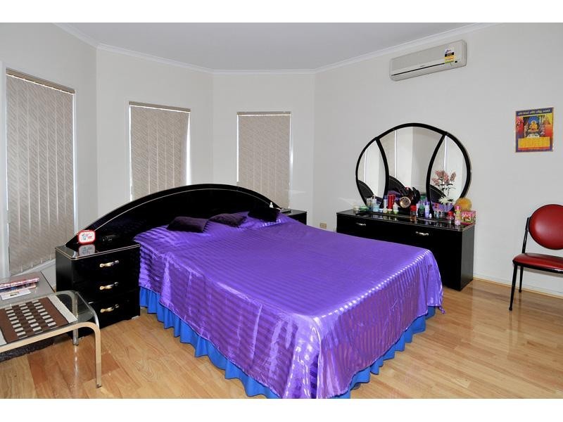 40 Malcolm Creek Parade, Craigieburn VIC 3064