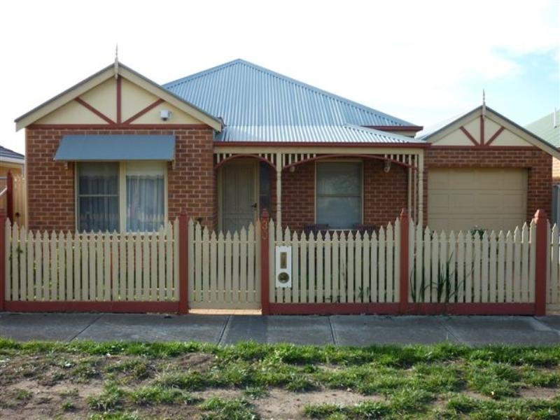 30 Willmott Drive, Craigieburn VIC 3064