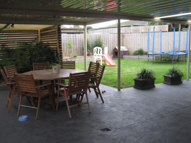 12 Bridgewater Road, Craigieburn VIC 3064