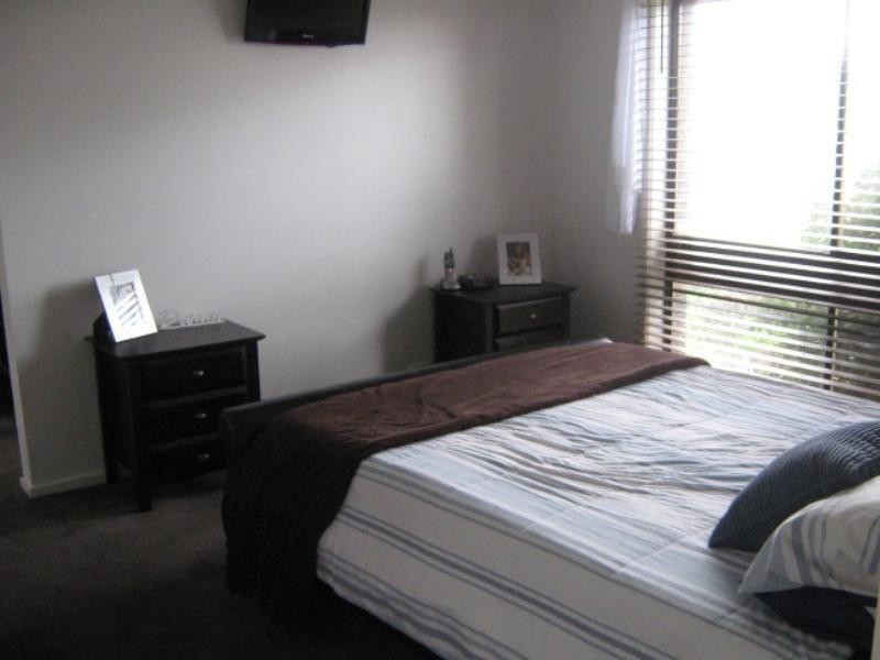 12 Bridgewater Road, Craigieburn VIC 3064