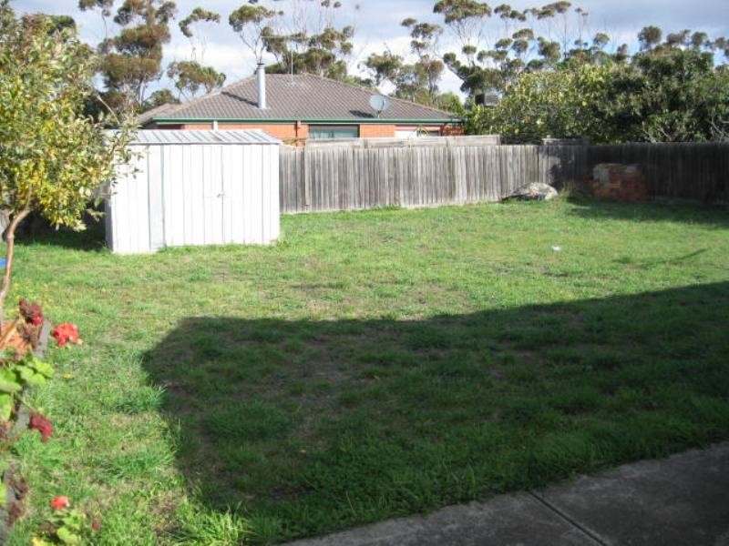 12 Hawker Avenue, Roxburgh Park VIC 3064