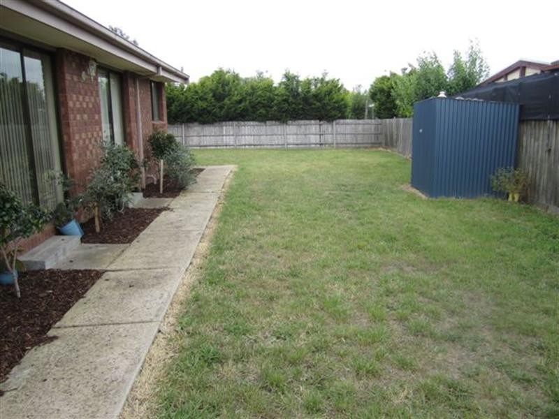 21 Manningtree Parade, Craigieburn VIC 3064