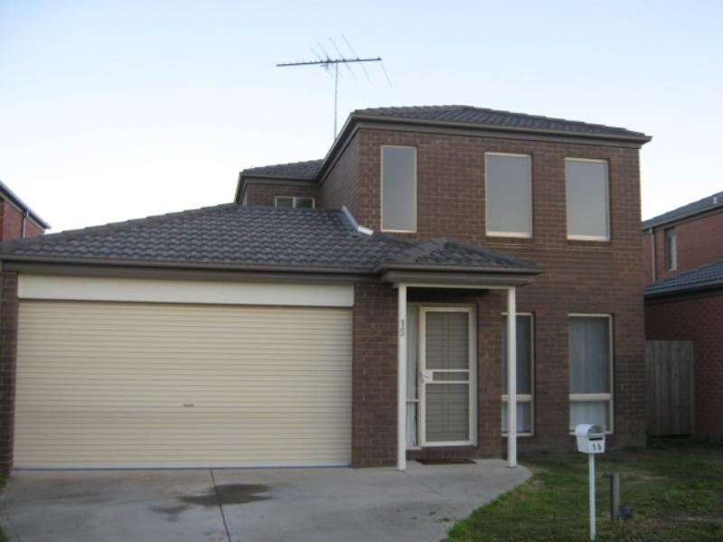 15 Brushwood Circuit, Roxburgh Park VIC 3064