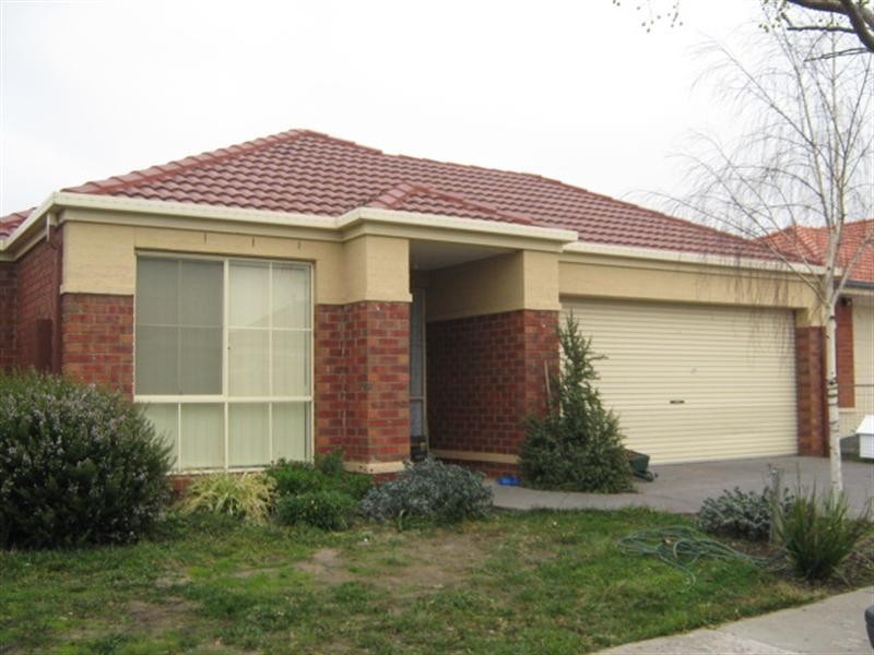 15 Berrima Close, Craigieburn VIC 3064
