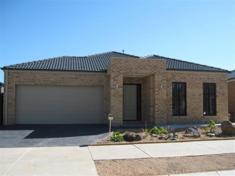 25 Greenham Avenue, Craigieburn VIC 3064