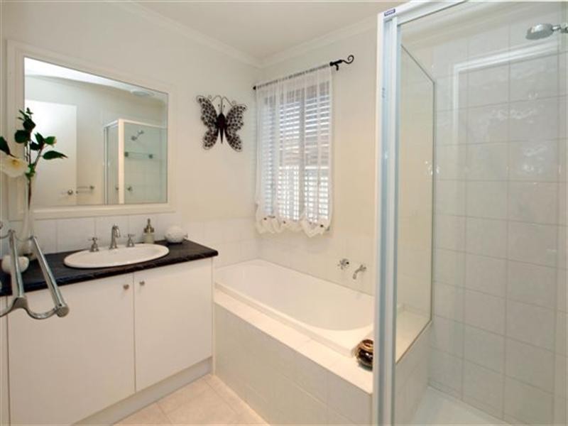 46 Lakes Drive, Craigieburn VIC 3064