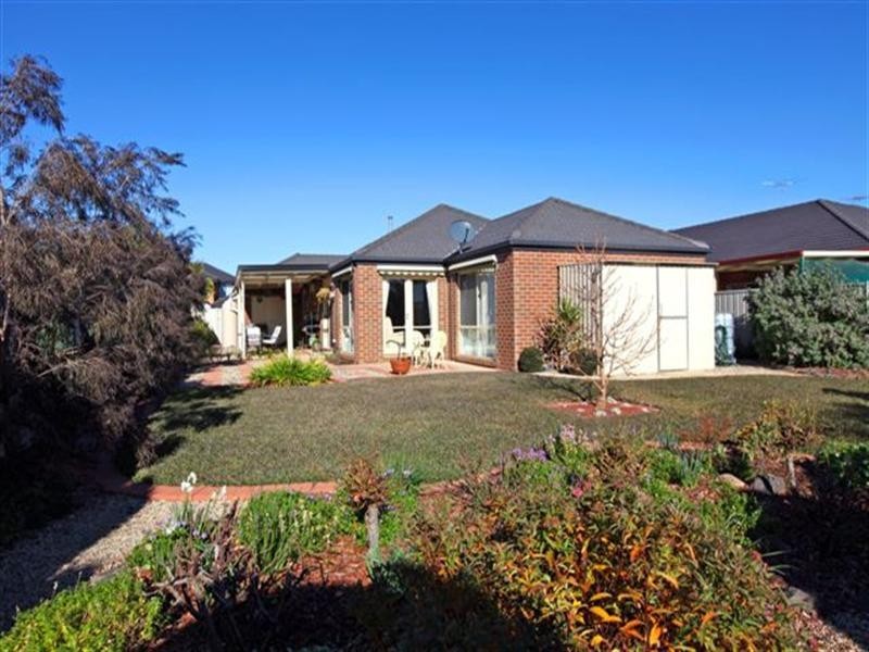 46 Lakes Drive, Craigieburn VIC 3064