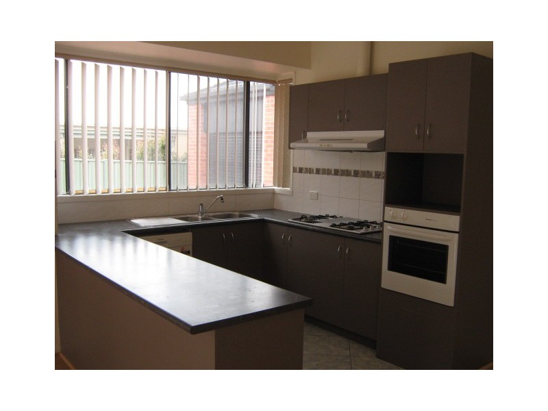 40 Malcolm Creek Parade, Craigieburn VIC 3064